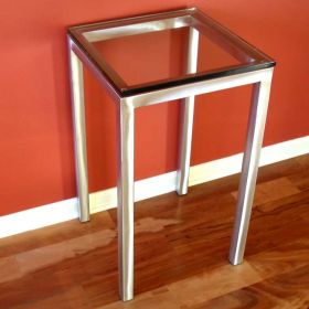 Equipment / Accent Table